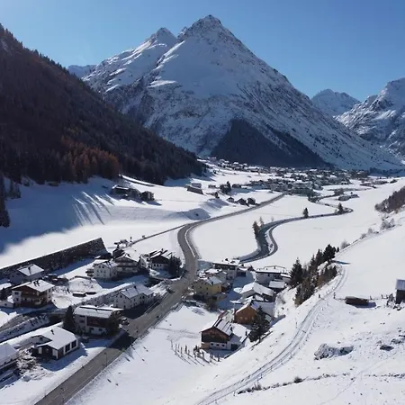 Sonnenkogel Apartment Galtuer